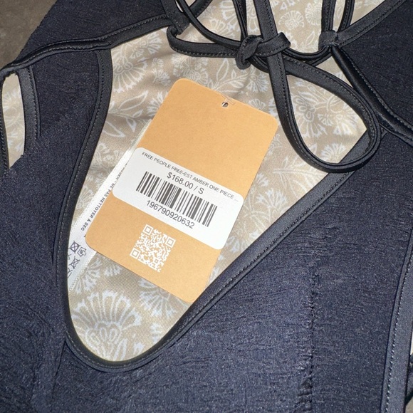 NWT free-est Amber one piece swimsuit black Small - Picture 9 of 10